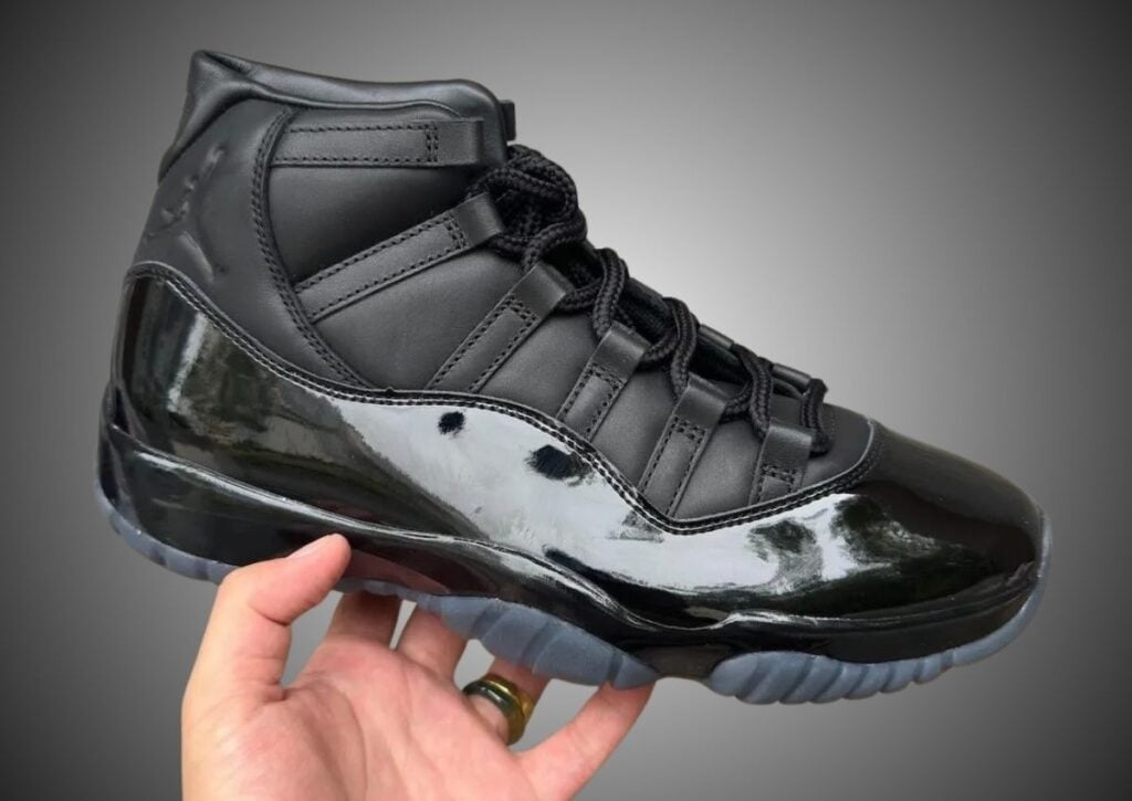 Comme des Garcons Air Jordan 11 Black IV7639-001