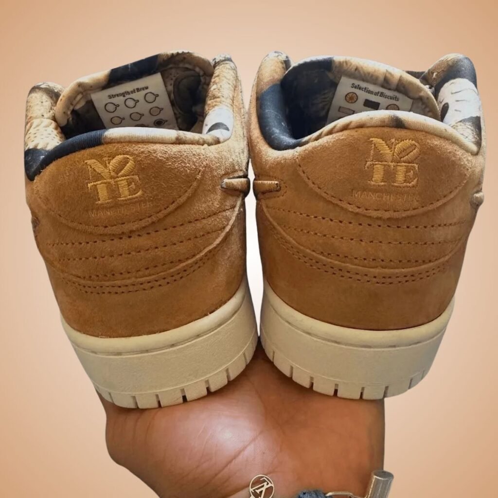 NOTE Manchester Nike SB Dunk Low IO9508-200