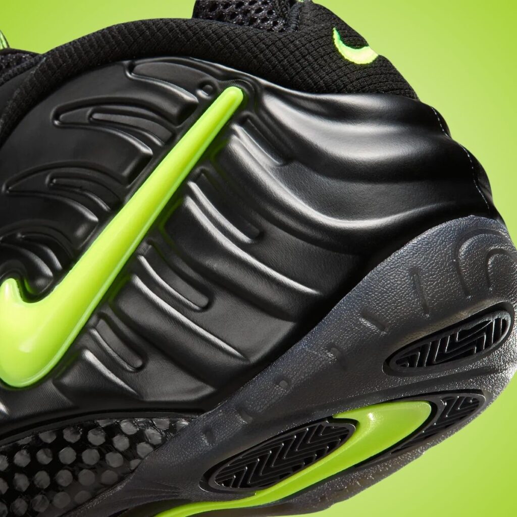 Nike Air Foamposite Pro Voltage HF0794-002 2026