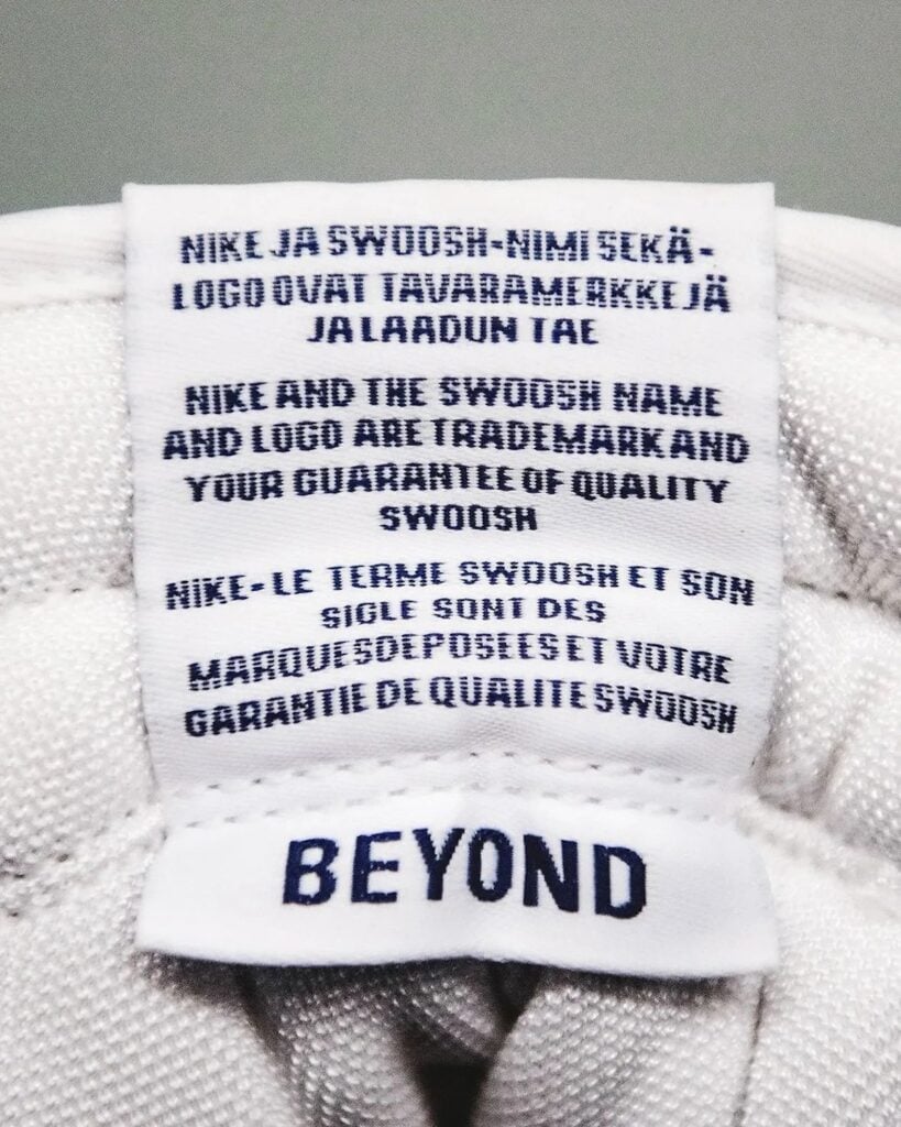 Beyond Nike SB Dunk High IU4491-100