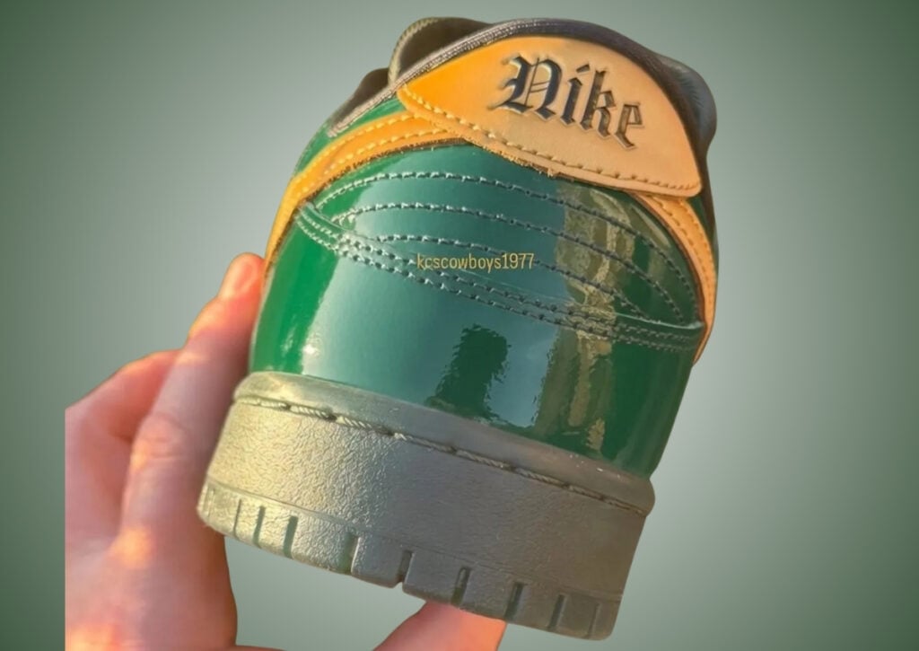 Nike SB Dunk Low Green Patent IQ0431-300