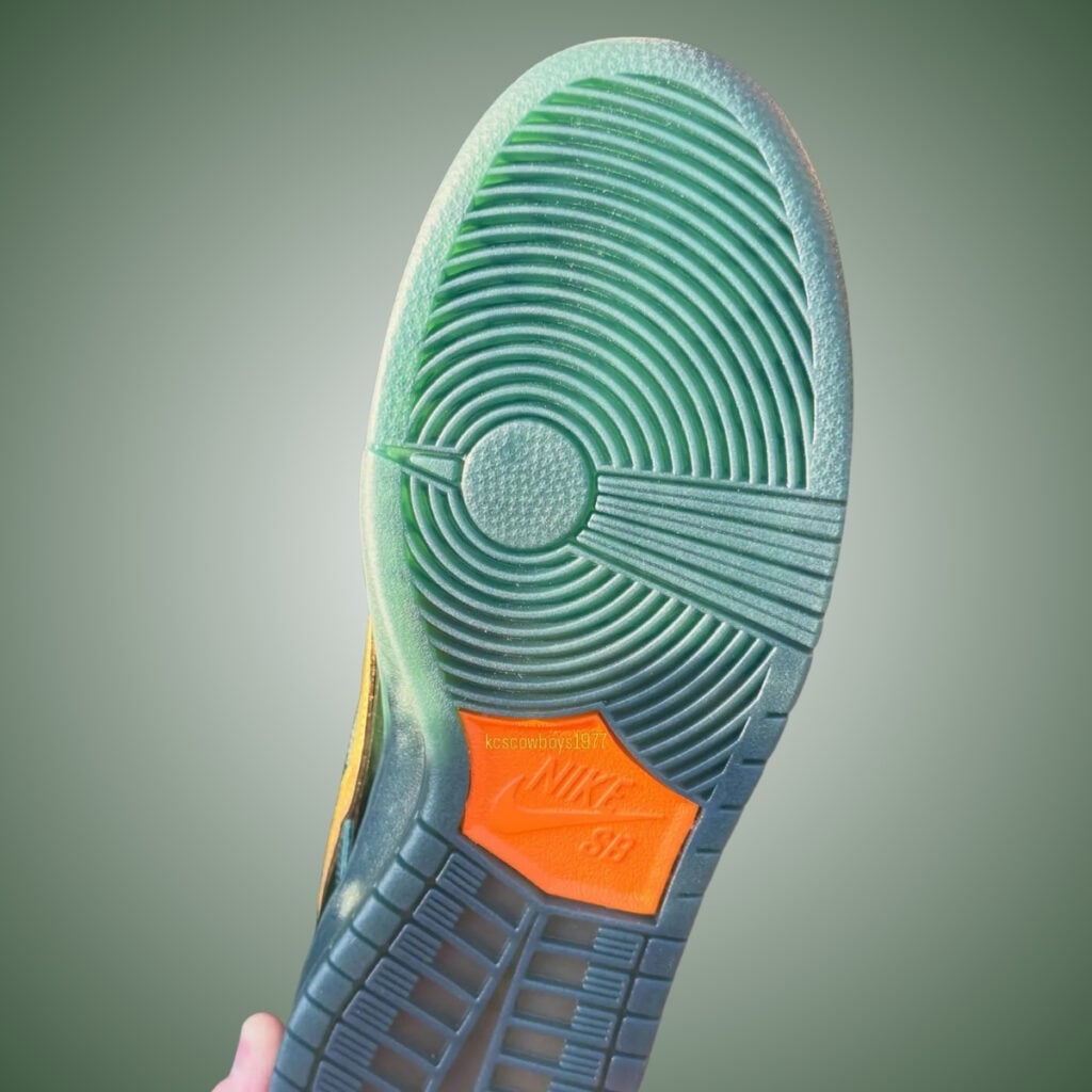 Nike SB Dunk Low Green Patent IQ0431-300