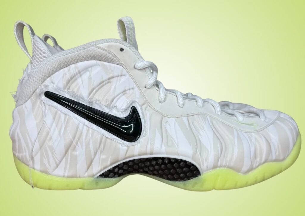 Oregon Ducks Nike Air Foamposite Pro Mummy Duck Phantom JA5895-001