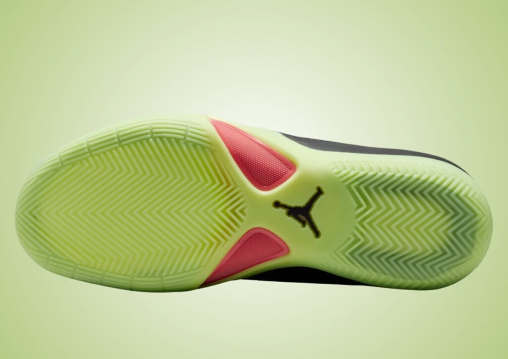 Jordan Triangle Black Barely Volt IB1154-001