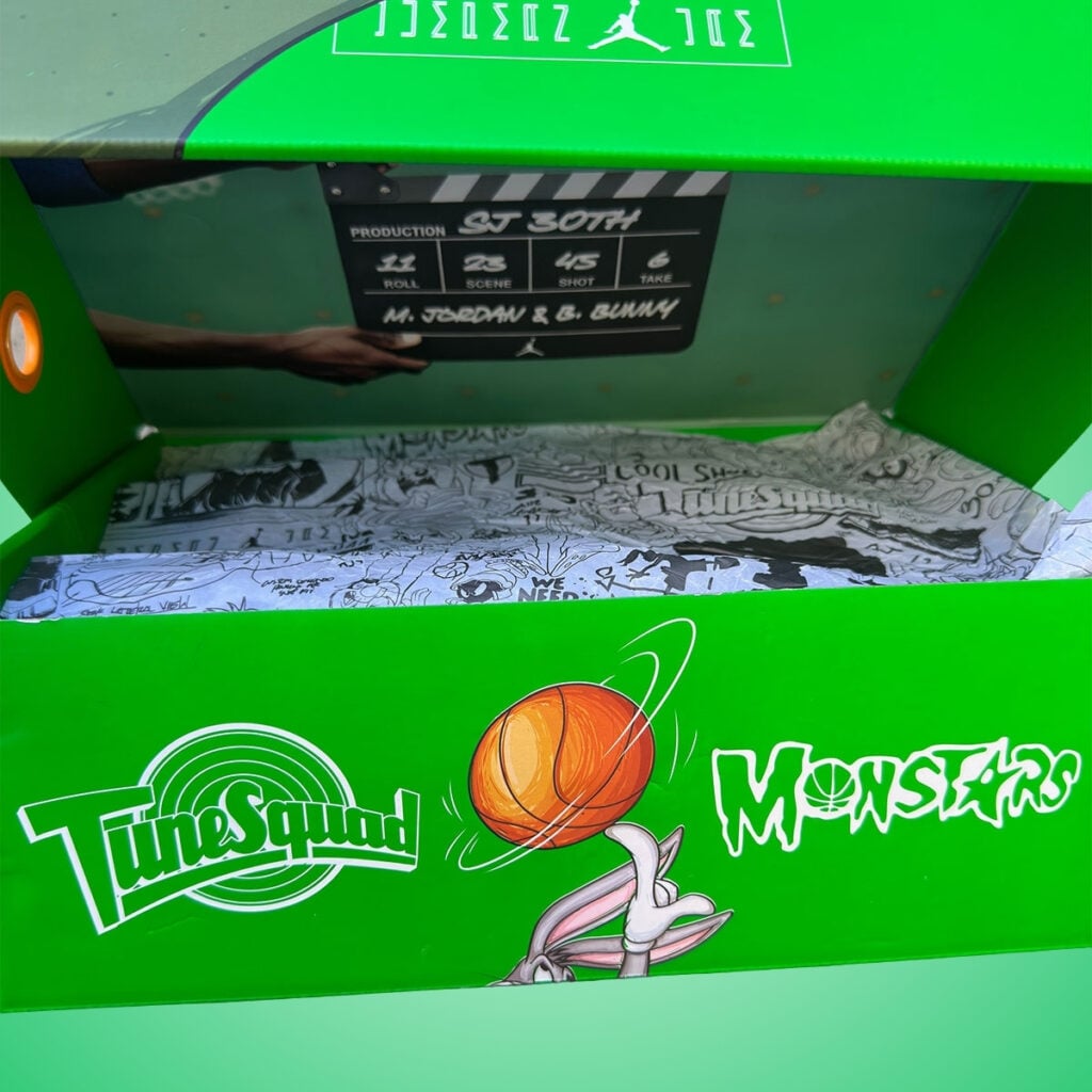 Air Jordan 11 Green Screen Space Jam Monstars IQ5700-900