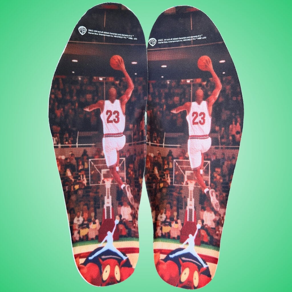 Air Jordan 11 Green Screen Space Jam Monstars IQ5700-900