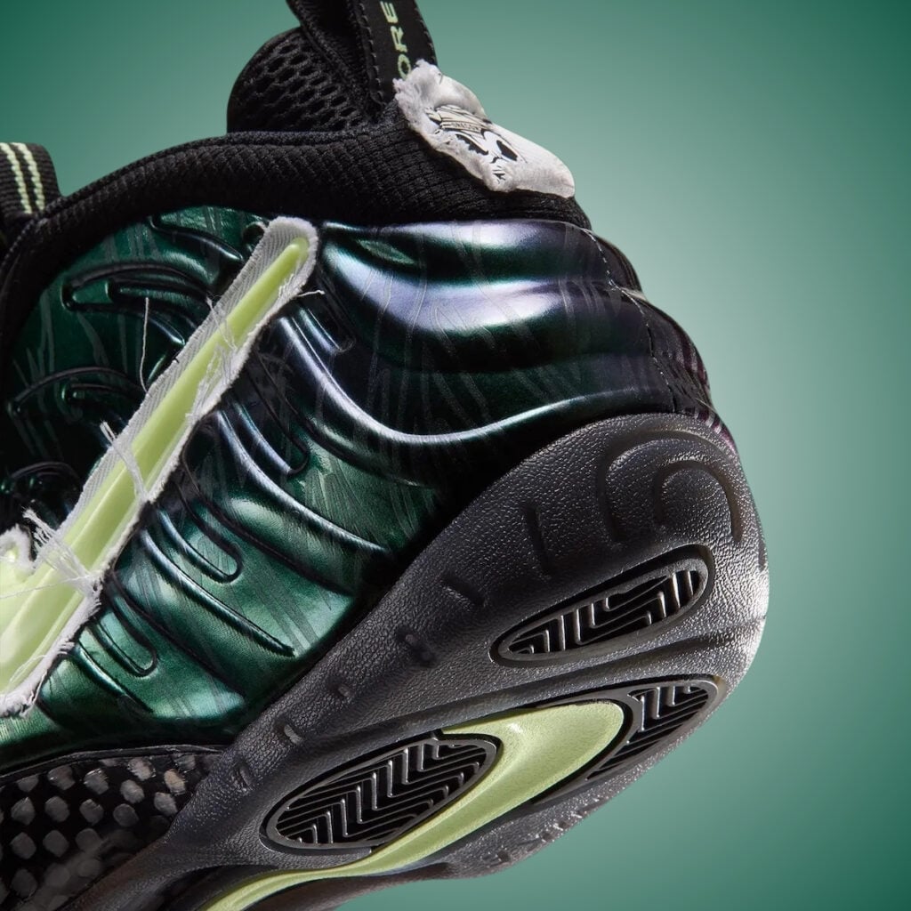 Nike Air Foamposite Pro Mummy Duck IZ7806-001