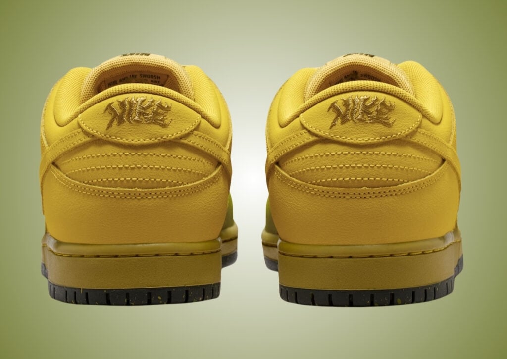 Nike SB Dunk Low Hatch Chili IO0427-300