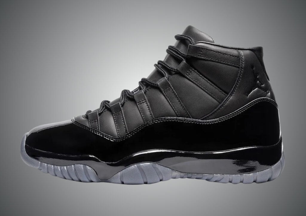 Air Jordan 11 Comme des Garcons Black IV7639-001