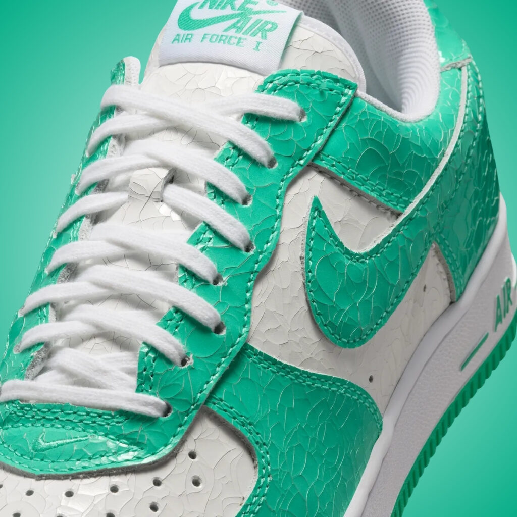 Nike Air Force 1 01 Menta Cracked Leather JA0248-001