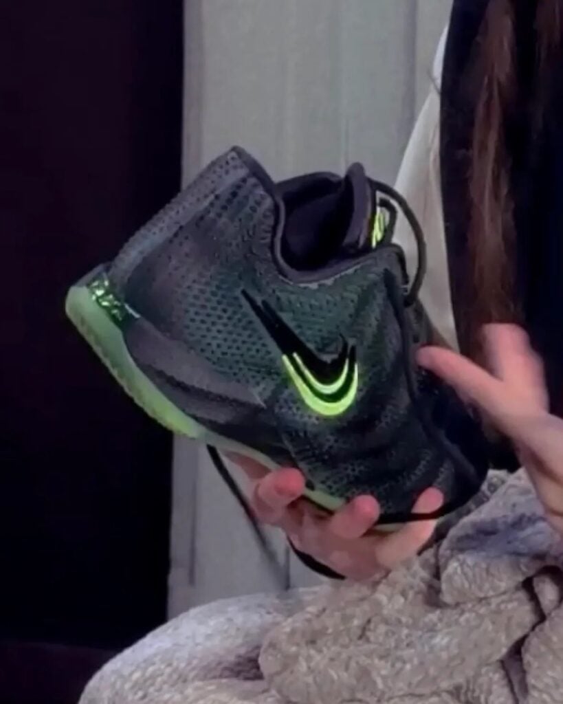 Nike Caitlin 1 Halloween Glow in the Dark JA4290-001