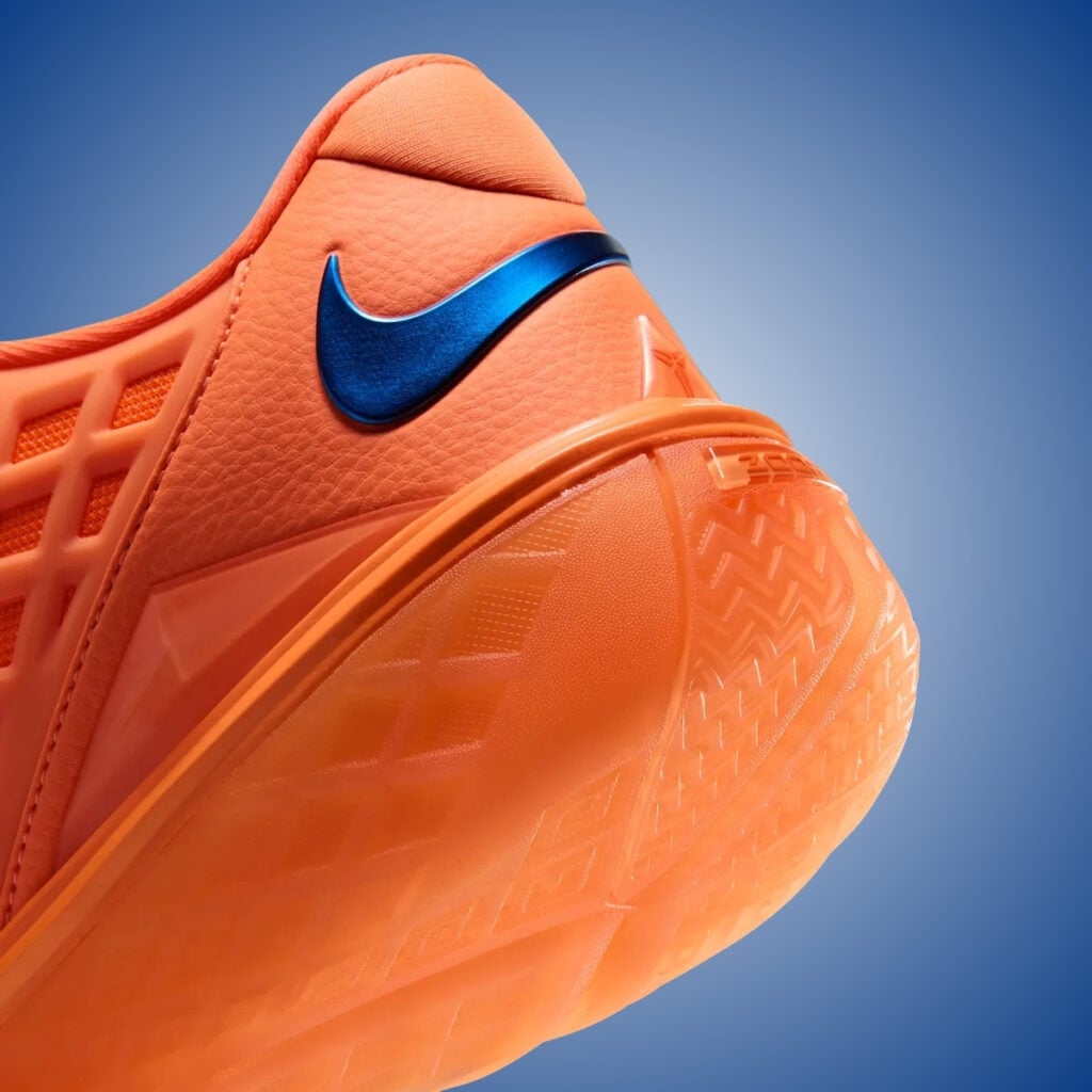 Jalen Brunson Nike Kobe 3 Low Arancia Total Orange JA7845-800