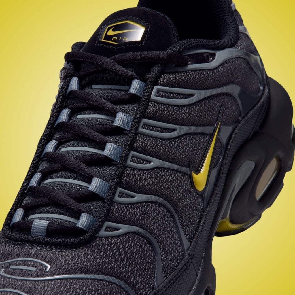 Nike Air Max Plus Batman DM0032-045